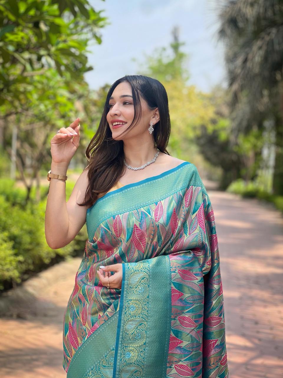 Women's Luxurious Pista Green & Pink Art Silk Saree with Intricate Leaf Weave & Broad Zari Border – Ideal for Festive & Wedding Occasions - Image 8