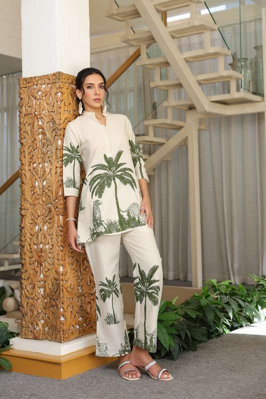 Women's Cotton Floral Printed Straight Short Kurti With Pant Set - Image 4